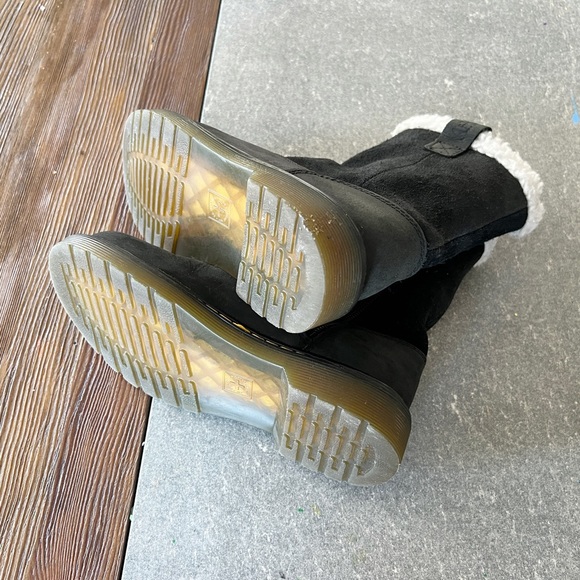 DR. MARTENS Girls Fur Lined Shearling Leather Boots size 2 - Picture 11 of 11